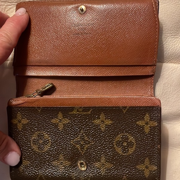 Louis Vuitton Dani closure wallet - Picture 5 of 11